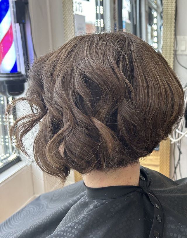 Short bob haircut at Masih.